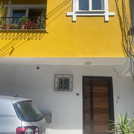 Cozy Centrally Located For Two 1, 10 Min Walk From Center Tirana