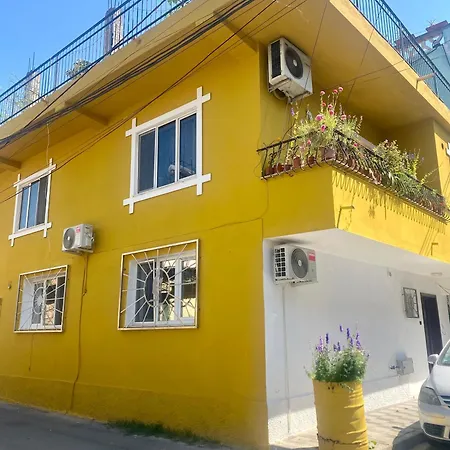 Cozy Centrally Located For Two 1, 10 Min Walk From Center