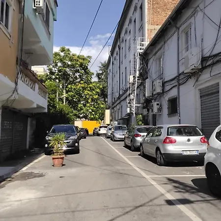 Cozy Centrally Located For Two 1, 10 Min Walk From Center Tirana
