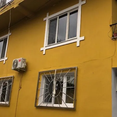 Cozy Centrally Located For Two 1, 10 Min Walk From Center Tirana