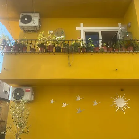 Cozy Centrally Located For Two 1, 10 Min Walk From Center Tirana