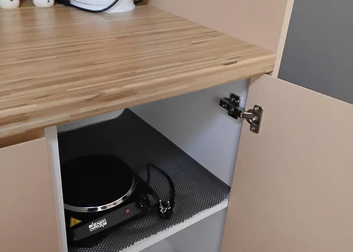 Cozy Centrally Located For Two 1, 10 Min Walk From Center * 地拉那