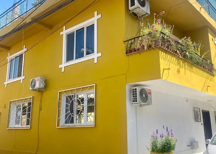 Cozy Centrally Located For Two 1, 10 Min Walk From Center